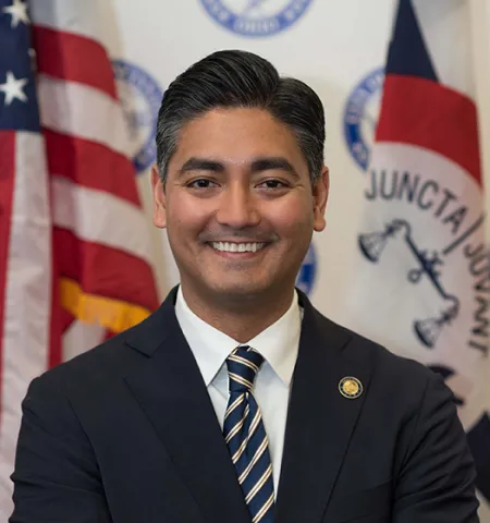 A headshot of Aftab Pureval.