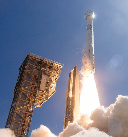 A United Launch Alliance Atlas V rocket with Boeing's CST-100 Starliner spacecraft aboard launches from Space Launch Complex 41 at Cape Canaveral Space Force Station on June 5, 2024 in Cape Canaveral, Florida. Photo: Getty Images